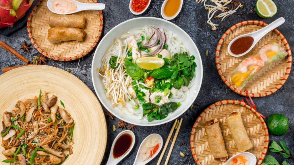 Delicious local Vietnamese dishes to tantalize your taste buds